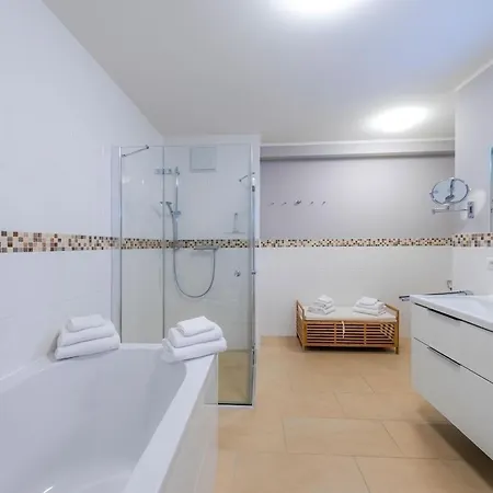 Mueritzsonne - In Der Hafenresidenz Mit Balkon & Wellness Lejlighed *