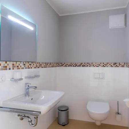 Mueritzsonne - In Der Hafenresidenz Mit Balkon & Wellness Lejlighed