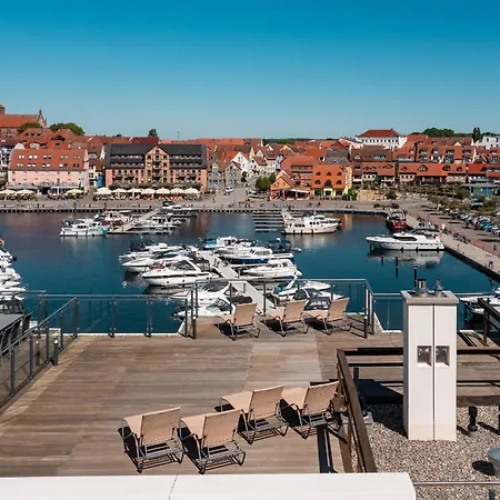 Mueritzsonne - In Der Hafenresidenz Mit Balkon & Wellness * Waren (Mueritz)